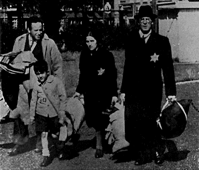 famiy wearing jewish star